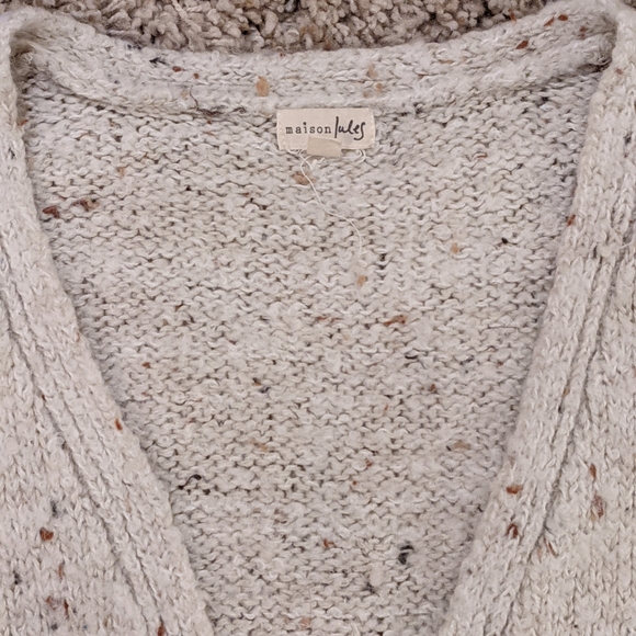 Sweater - Picture 4 of 4